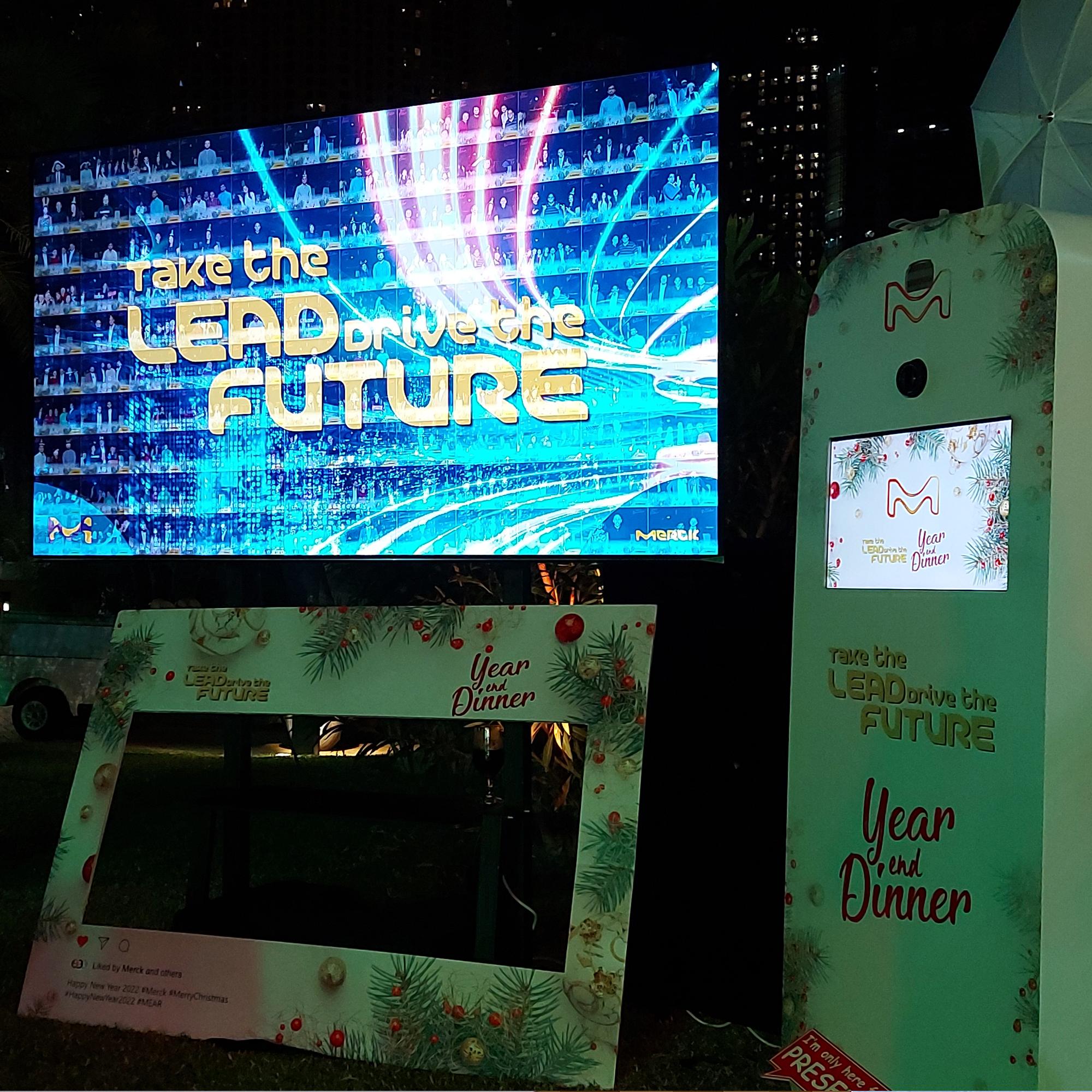 TURN PHOTOS INTO A STUNNING MASTERPIECE! IDEAL FOR CORPORATE EVENTS & WEDDINGS IN DUBAI. BOOK NOW!