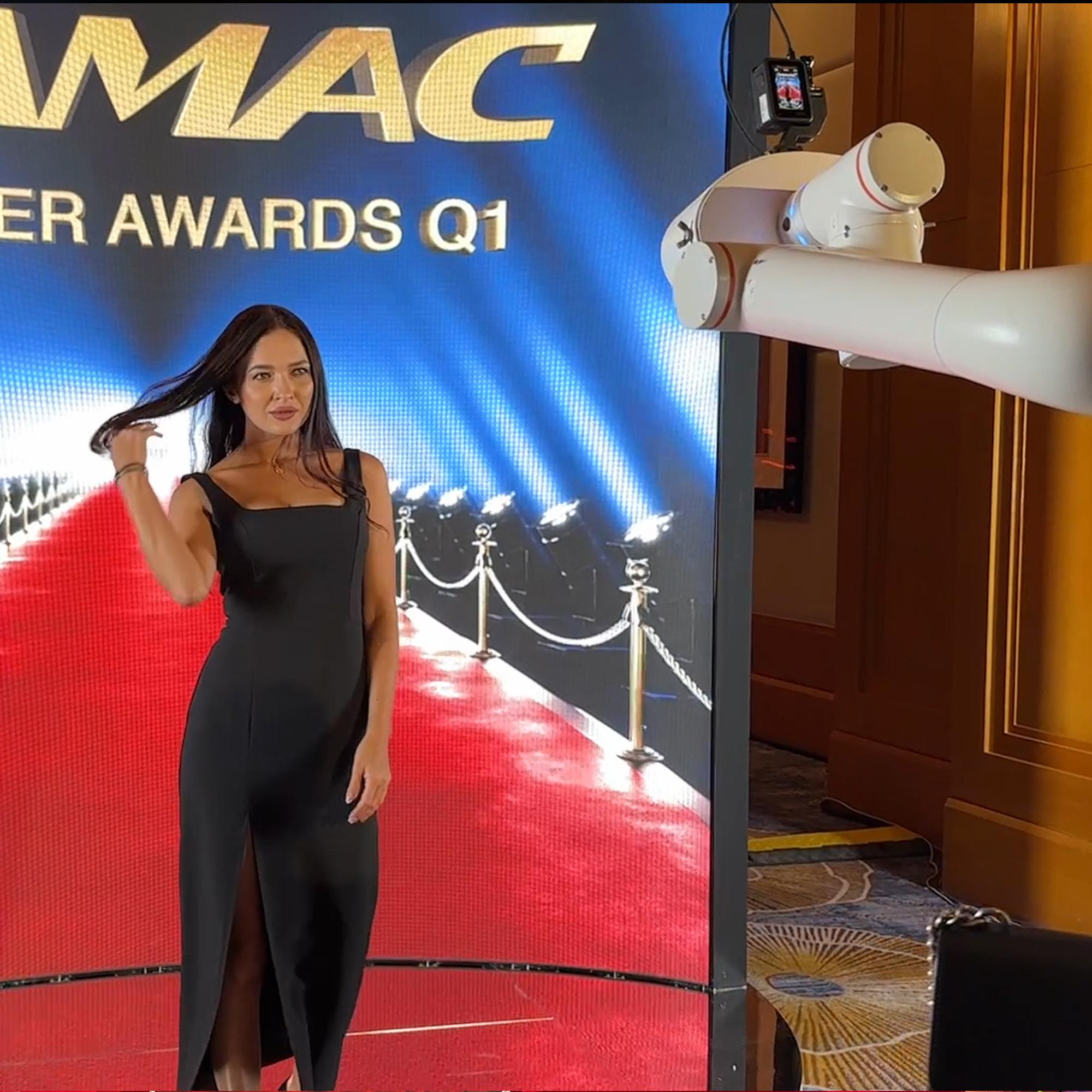 GLAMBOT DUBAI: HOLLYWOOD-STYLE SLOW-MOTION PHOTOBOOTH! PERFECT FOR LUXURY EVENTS & BRAND ACTIVATIONS. CREATE VIRAL, CINEMATIC CONTENT. BOOK NOW FOR UNFORGETTABLE MOMENTS!