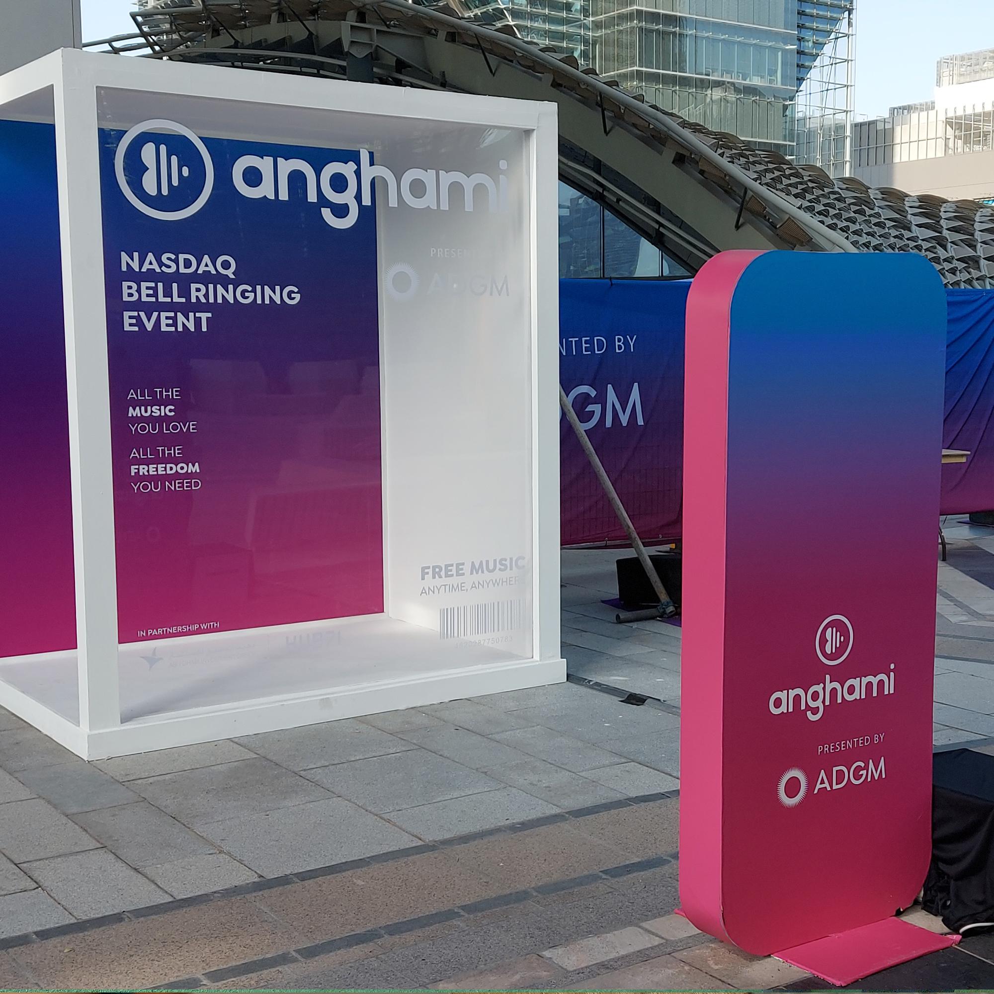 GUESTS STAR ON CUSTOM COVERS! INSTANT PRINTS & SOCIAL SHARING. GREAT FOR WEDDINGS & CORPORATE EVENTS IN DUBAI.