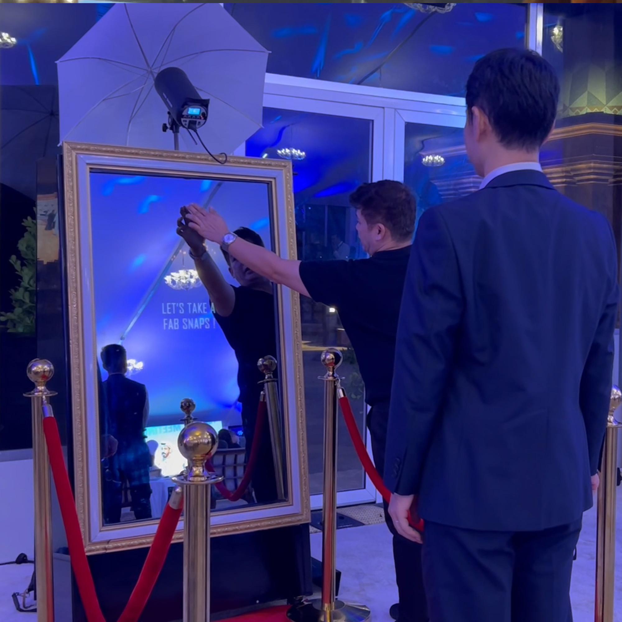 mirror photo booth Dubai