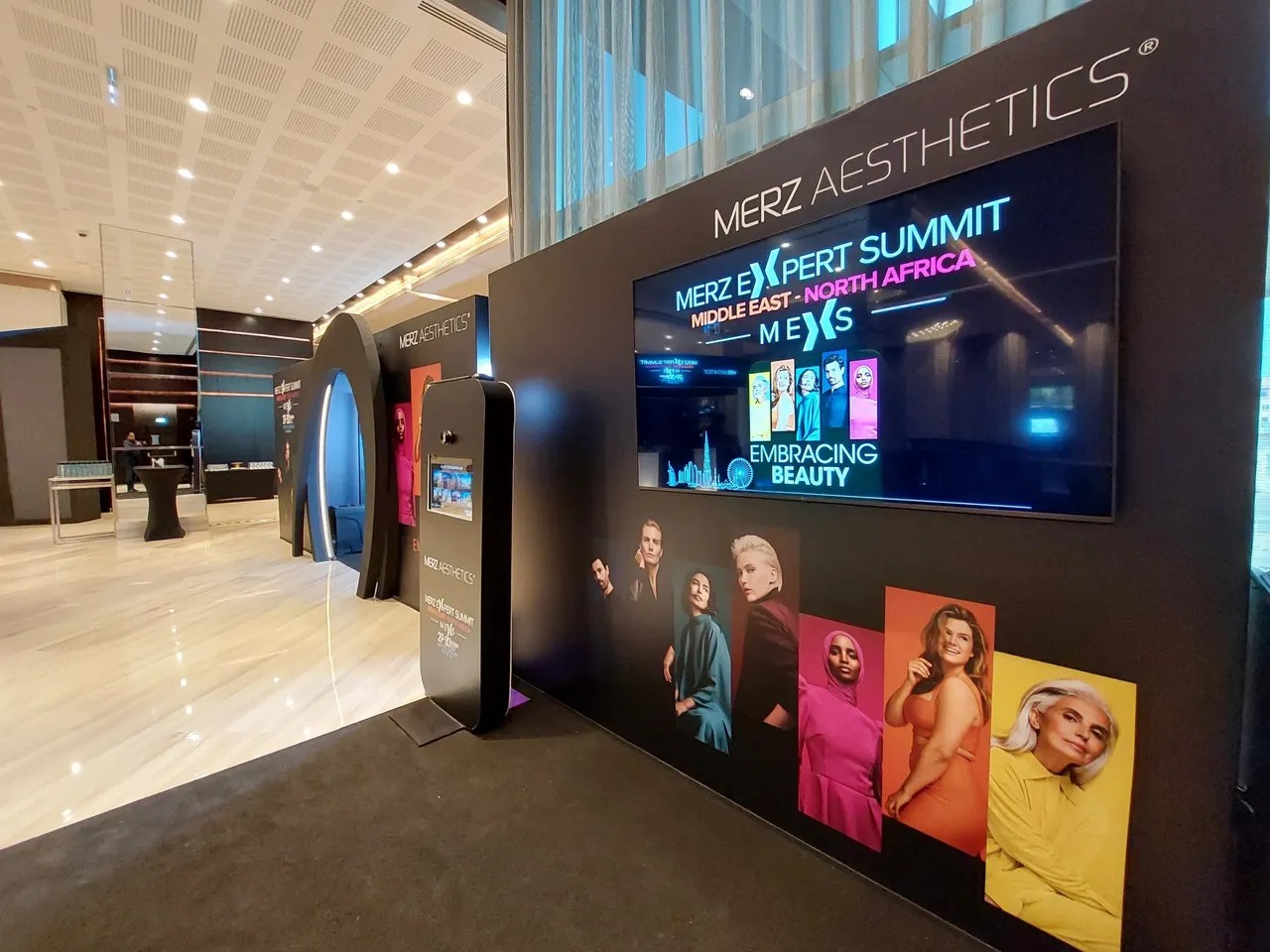 TURN PHOTOS INTO A STUNNING MASTERPIECE! IDEAL FOR CORPORATE EVENTS & WEDDINGS IN DUBAI. BOOK NOW!